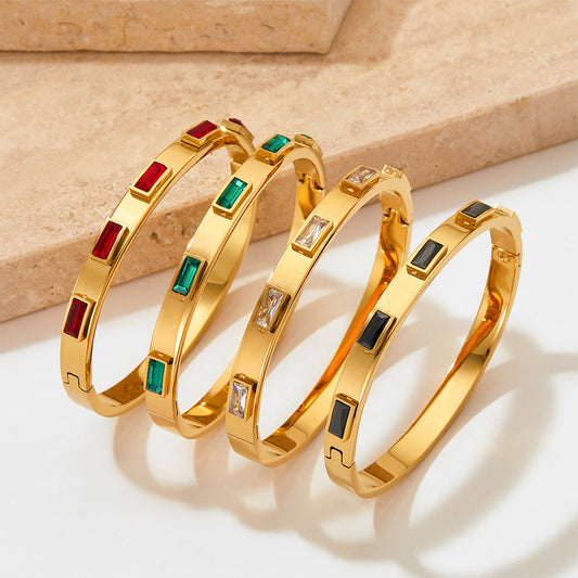 18K EMERALD BANGLE